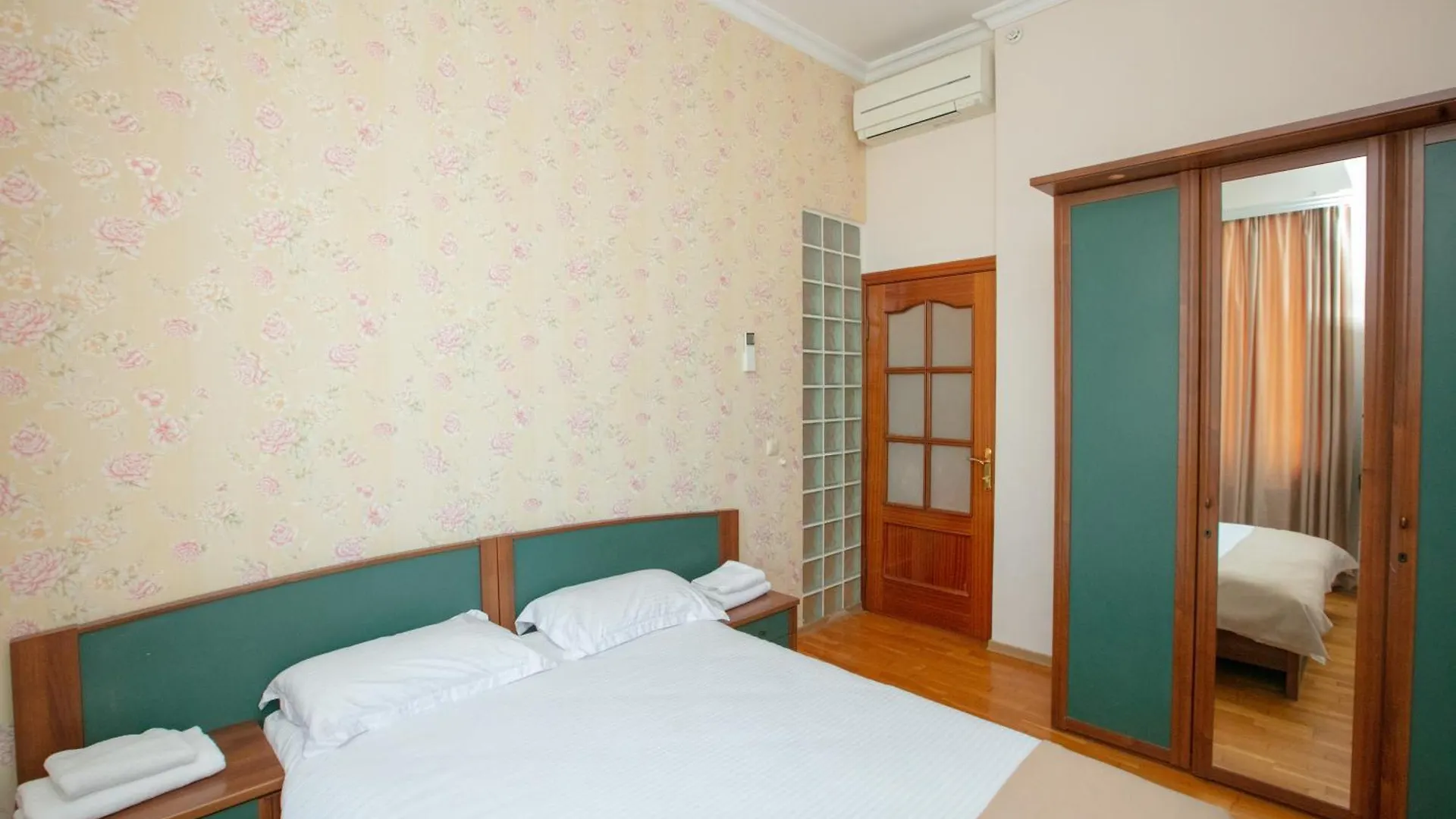 아파트호텔 Old City Hatefi Apartments 바쿠